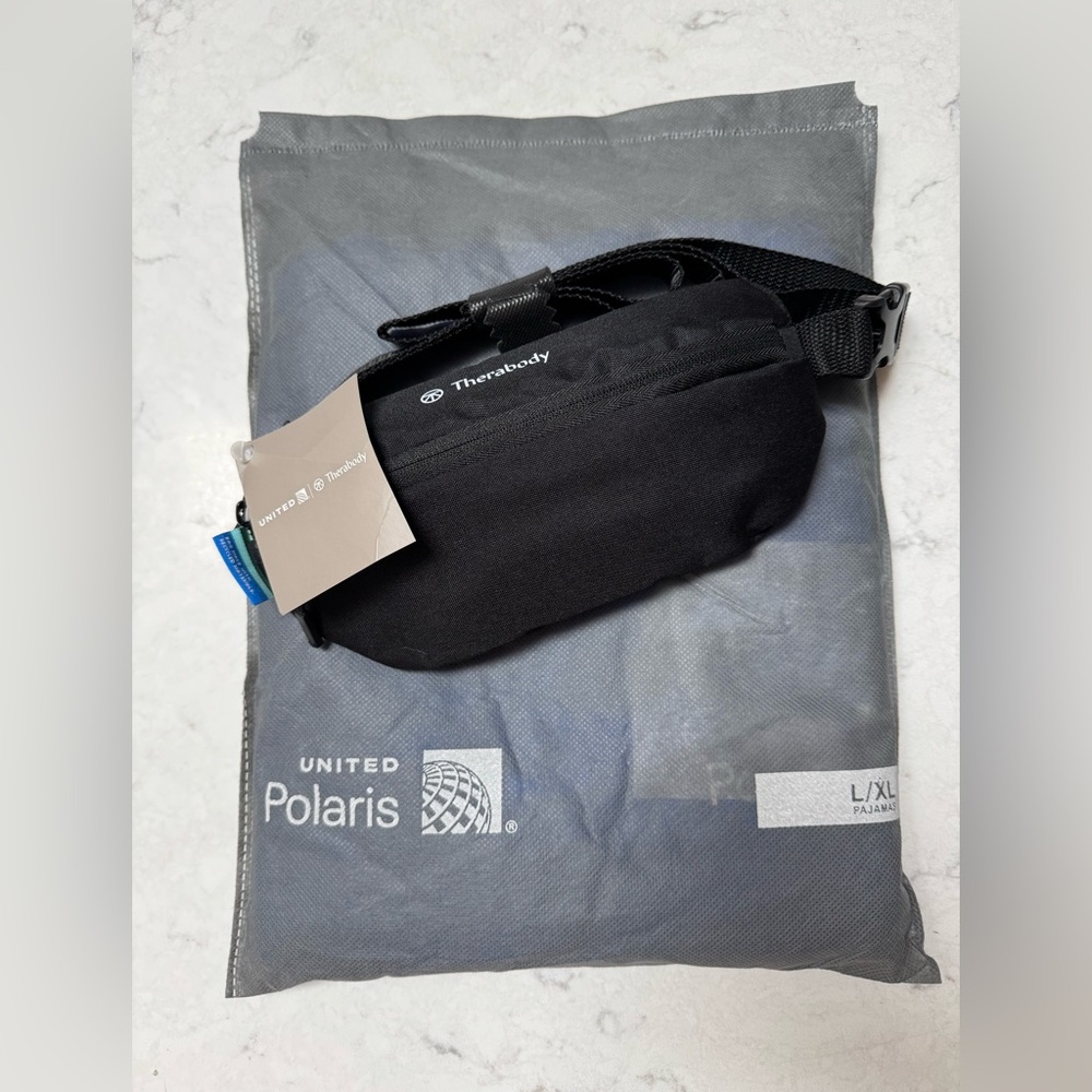 United Polaris PJs + Amenity Kit